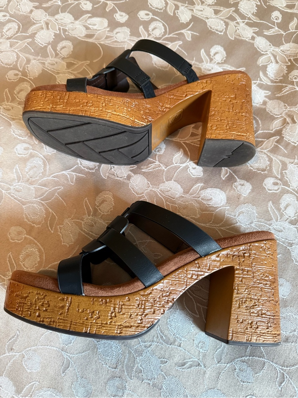 White Mountain, Black Strappy Cork-Effect Block Heel Sandals - Women, size 7